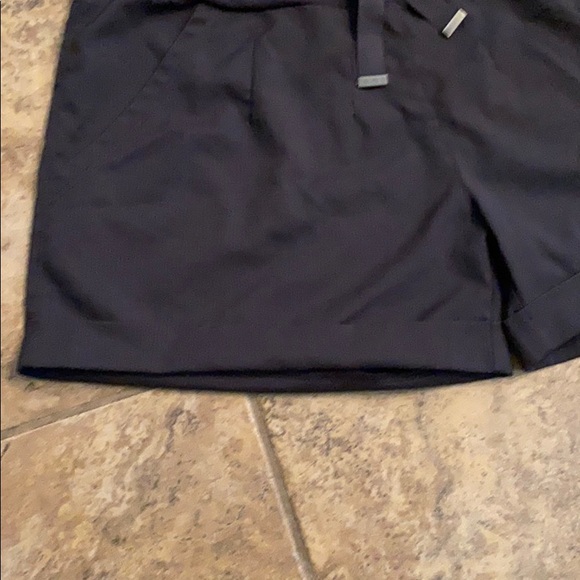 Black light weight shorts - Picture 3 of 5